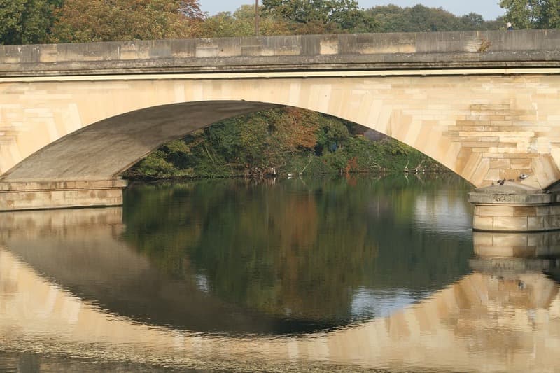Point Mantes la Jolie